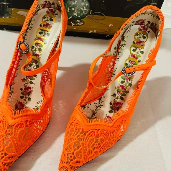GUCCI Bright VIRGINIA Cotton LACE Pumps With Crystal Buckle NIB Size 37 1/2